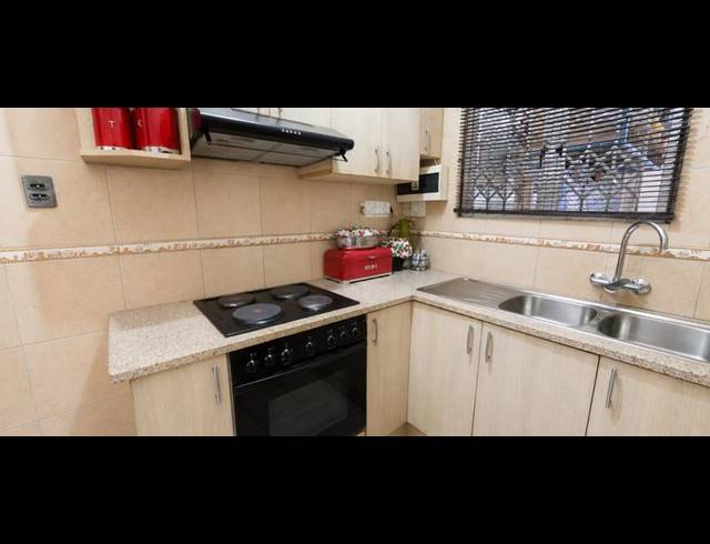 3 BEDROOM HOUSE FOR SALE IN CHATSWORTH CENTRAL